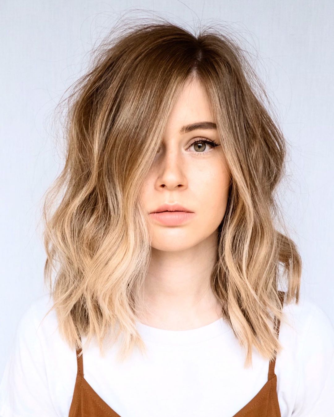 Elegant hairstyles for heavy hair length - haircuts and color in 2021