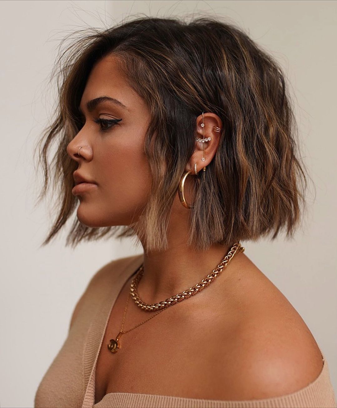 A simple, simple short hair pieces for women