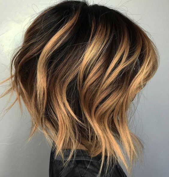 Stylish wavy bobbes - short hairstyles for women and girls