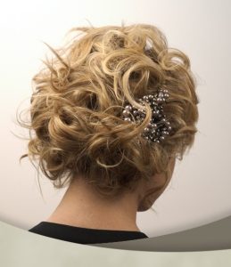 10 Pretty Wedding Updos for Short Hair