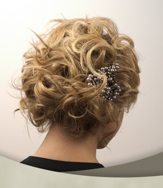 10 Pretty Wedding Updos for Short Hair