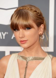 3 Taylor Swift Updo Hair Styles