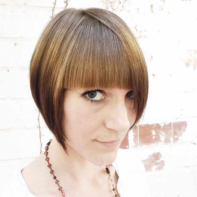 Modern hairstyles graduated with sharp bangs