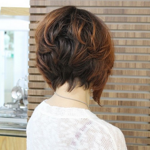 Modern hair color with bob