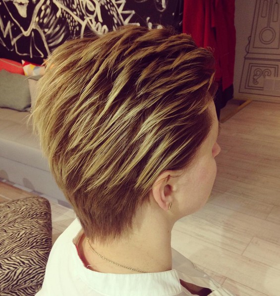 Pixse hair pieces with modern layers - short hairstyle ideas