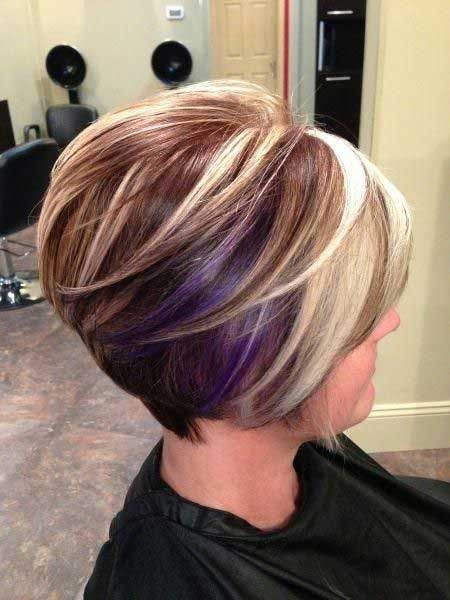 Modern haircuts with short layers for the winter