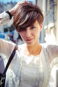 Best New Short Hairstyles for Long Faces