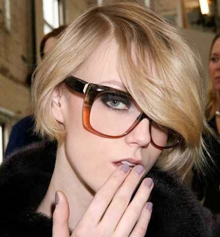Modern short hairstyles: elegant bob pieces