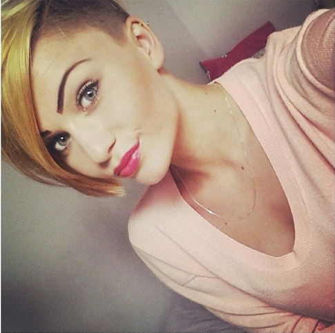 Modern straight hair for short hair
