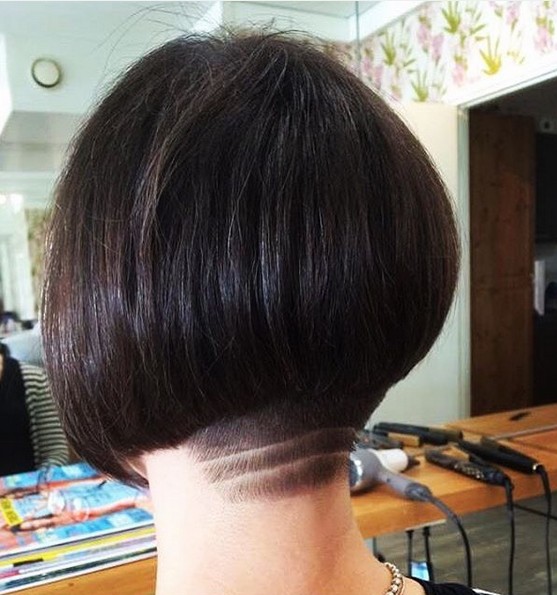 Under the straight short hairstyles - thick hairstyles for the summer