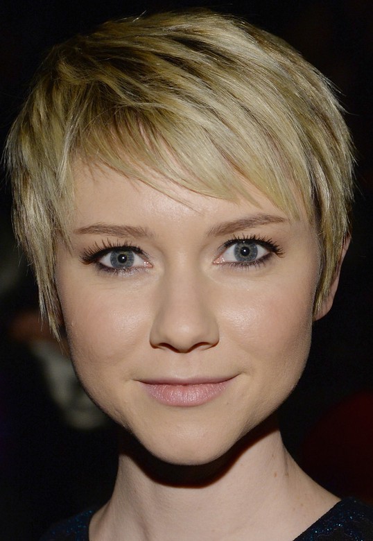 Valorie Curry Pixie: A nice and easy hairstyle