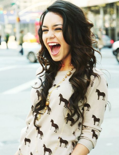 Vanessa Hodgen's hairstyles: smooth folds and waves