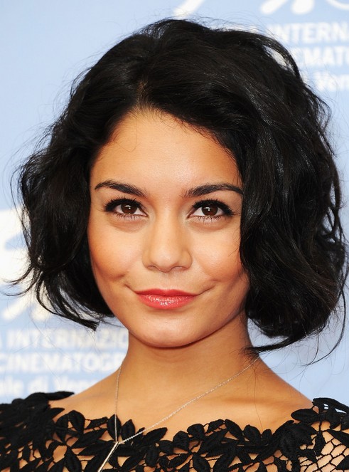 Vanessa Hodgen's short hairstyles: a wavy pop haircut