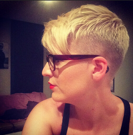 Very short hairstyle with blond hair - summer shaving ideas
