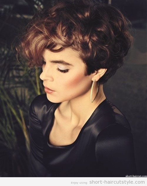 Very short hairstyles for frizzy hair: Pixse hair cutting