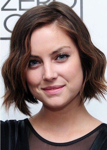 Wavy Hairstyles for Short Hair: Celebrity Haircuts