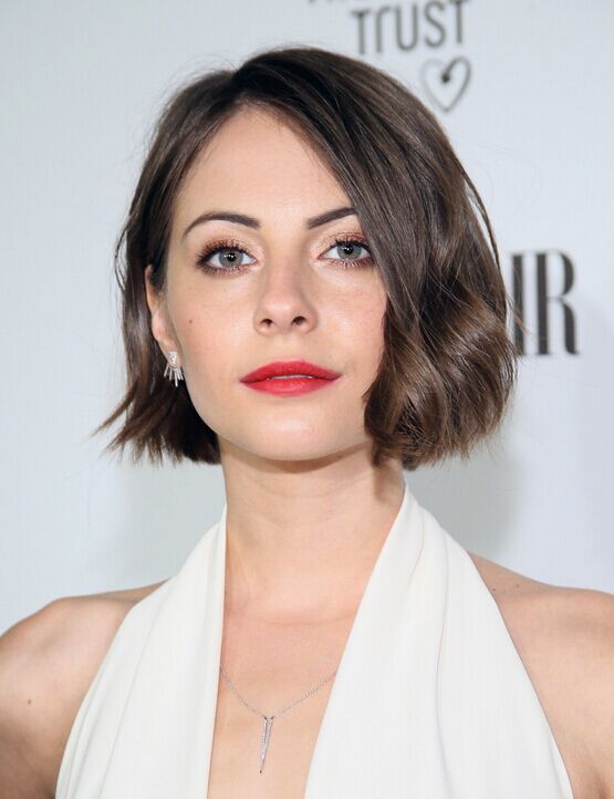 Willa Holland Short Hair Story - Bob hairstyles for women