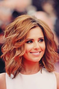 8 Easy Medium Wavy Hairstyle Ideas