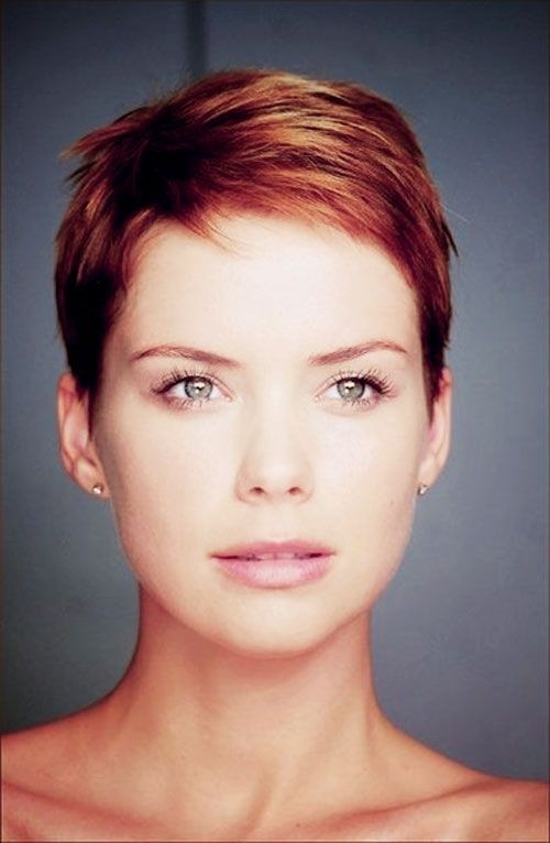 Hairstyles for women for thin hair: a very short haircut
