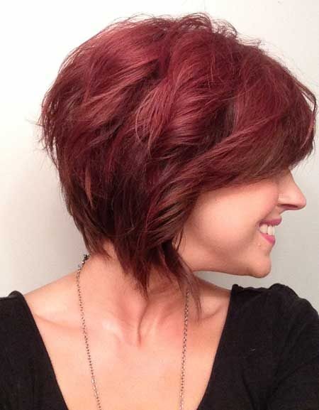 Short haircuts for women to fall: red curly hair