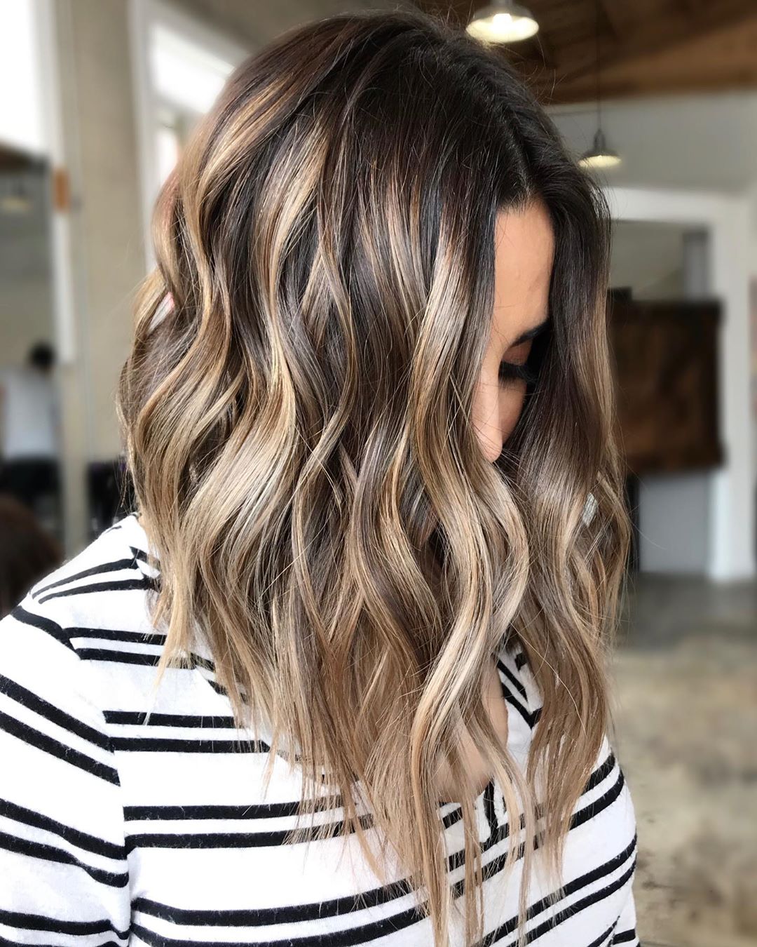 Winter hair styles designs - Midum hair cut and hairstyle ideas from 2021