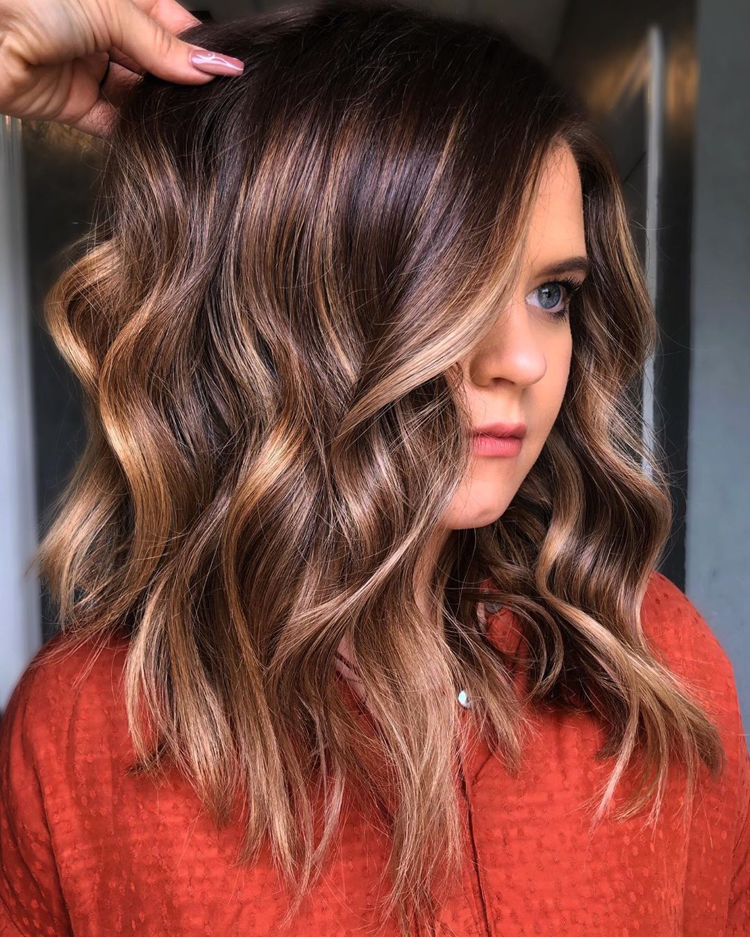 Winter hair styles designs - Midum hair cut and hairstyle ideas from 2021