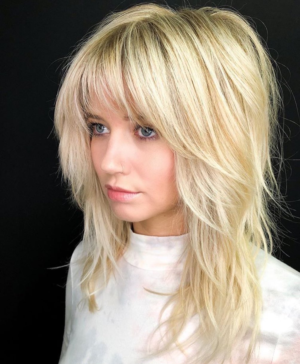 Winter hair styles designs - Midum hair cut and hairstyle ideas from 2021