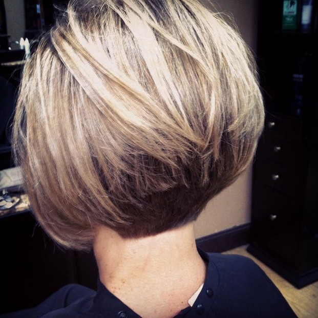 Back display of short -haired Bob hair