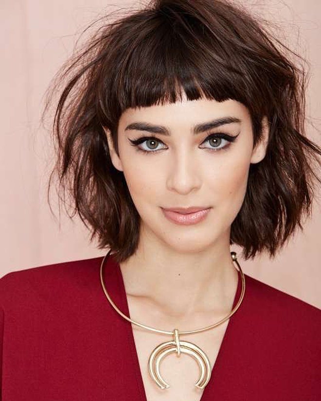 Beautiful medium pop haircut Beautiful medium pop haircut