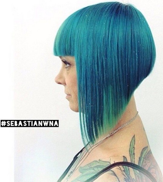 Blue Pop -Pop Hair - AnneBob with sharp bangs