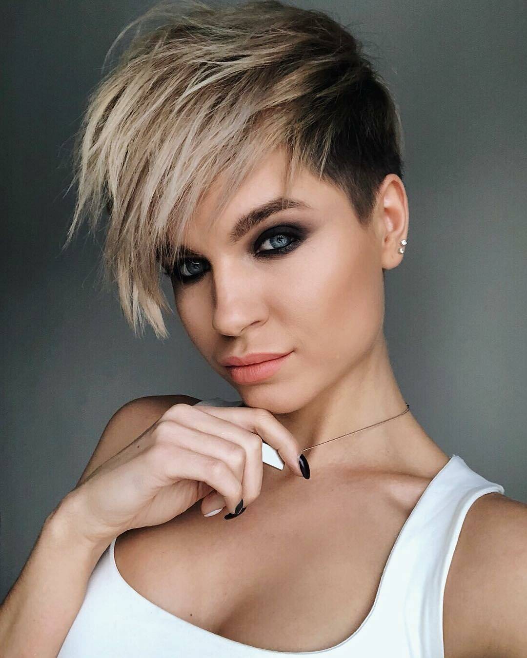 Stylish short hairstyles for thick hair, short haircut for women 2018 Stylish short hairstyles for thick hair, short haircut for women 2018
