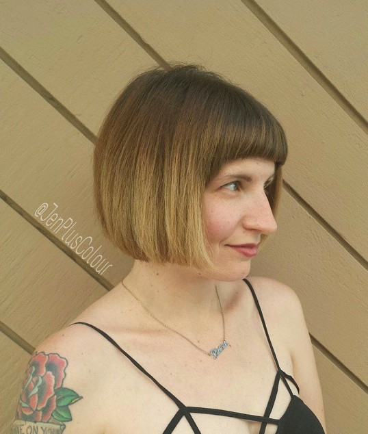 Cute Cute Cute Pop Pop Hairstyle with sharp bangs of thick hair