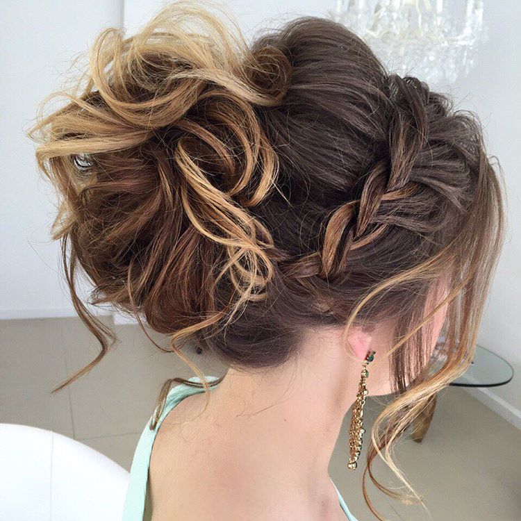 Elegant hairstyles for the dancer party - the best concert haircuts Elegant hairstyles for the dancer party - the best concert haircuts