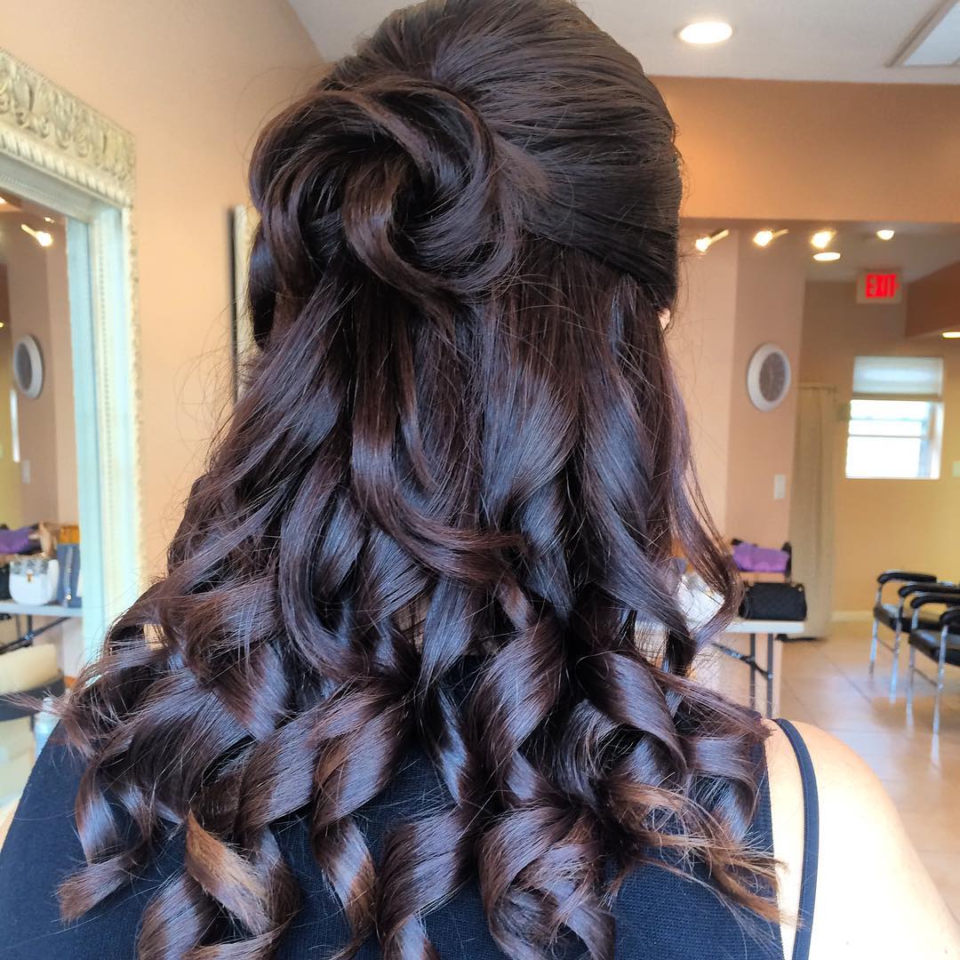 Elegant hairstyles for the dancer party - the best concert haircuts Elegant hairstyles for the dancer party - the best concert haircuts