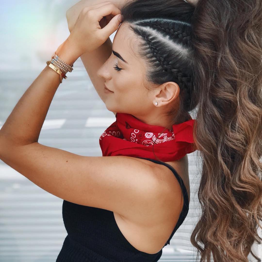 Female elegant side hairstyles - Endowment of Edge Poetry style Female elegant side hairstyles - Endowment of Edge Poetry style