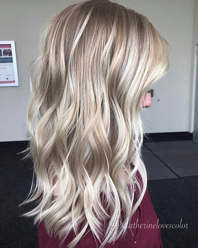 Daily moderate hairstyles for thick hair - women's shiny women's length Daily moderate hairstyles for thick hair - women's shiny women's length