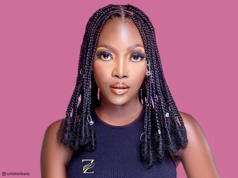 30 Hottest Knotless Box Braids Hairstyles Women of Color Are Getting in 2025