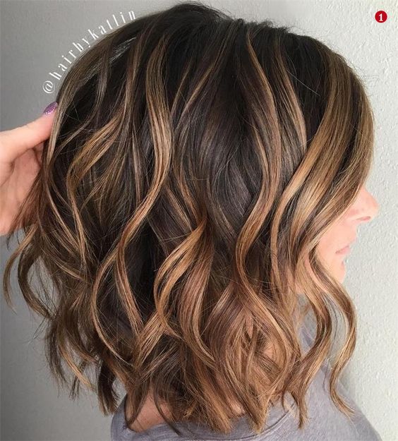 Wolting hairstyles along the wicked shoulder of women, medium female haircuts