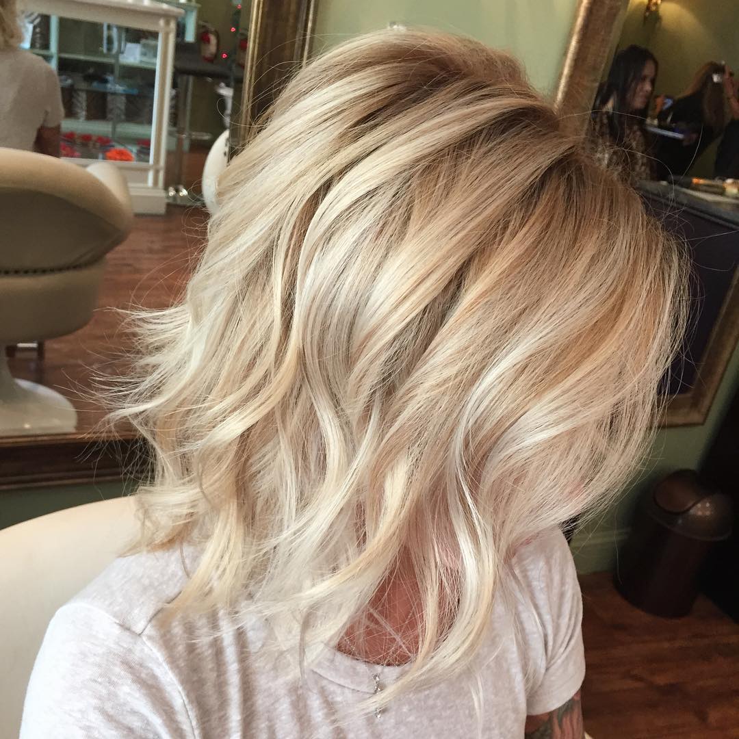 Wolting hairstyles along the wicked shoulder of women, medium female haircuts