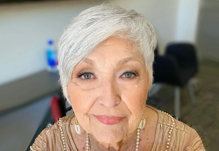 33 Youthful Hairstyles for Women Over 60 with Grey Hair