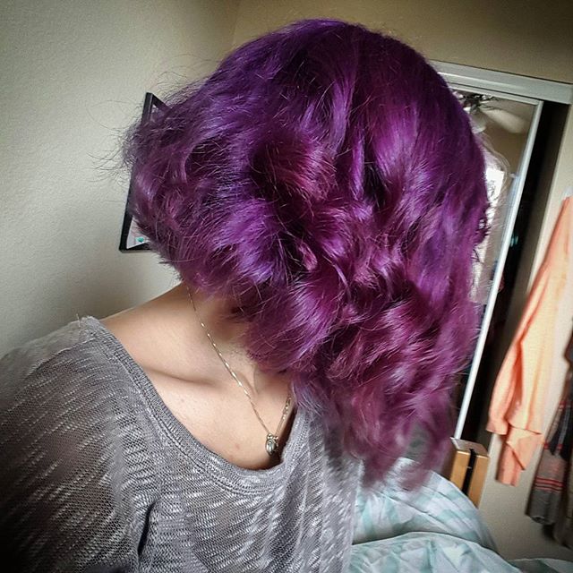 Inverted inverted purple hairstyle Bob Pop