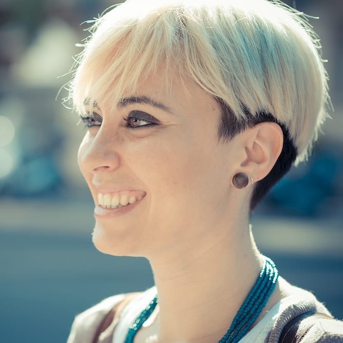 Simple short haircuts for thick hair - short hairstyle trends women