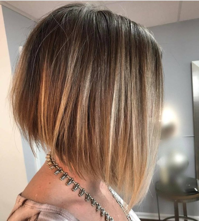 10 Flattering Short Straight Hairstyles