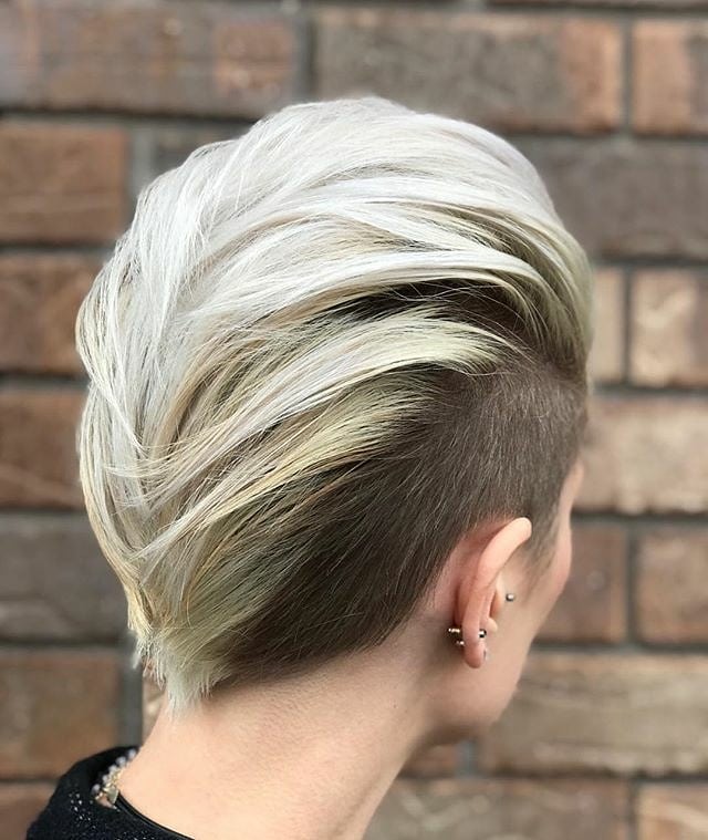 The latest short hairstyles in a row, cutting out of female short hair