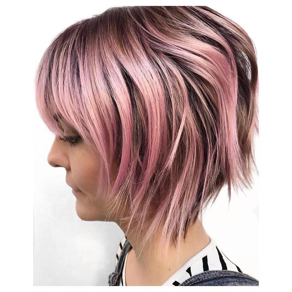 The latest short hairstyles in a row, cutting out of female short hair