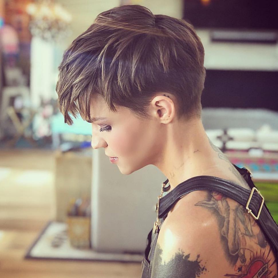 Cutting short chaos hair, very short haircuts for females Cutting short chaos hair, very short haircuts for females