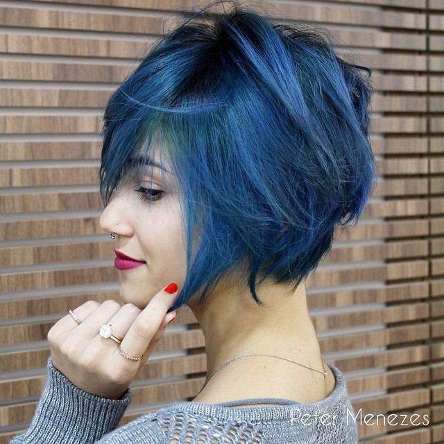 Modern blue hair styles - Blop chaos bob hairstyle for short hair