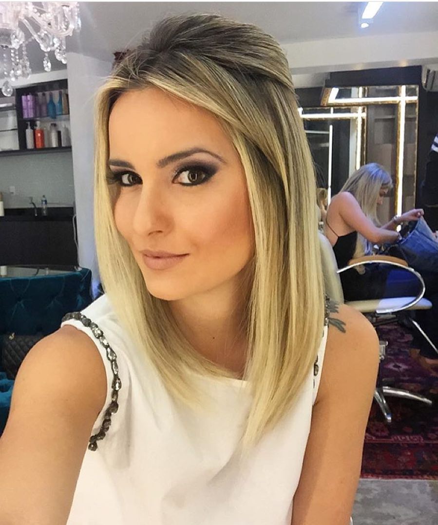 The most popular medium hairstyles - haircuts along the shoulder women The most popular medium hairstyles - haircuts along the shoulder women