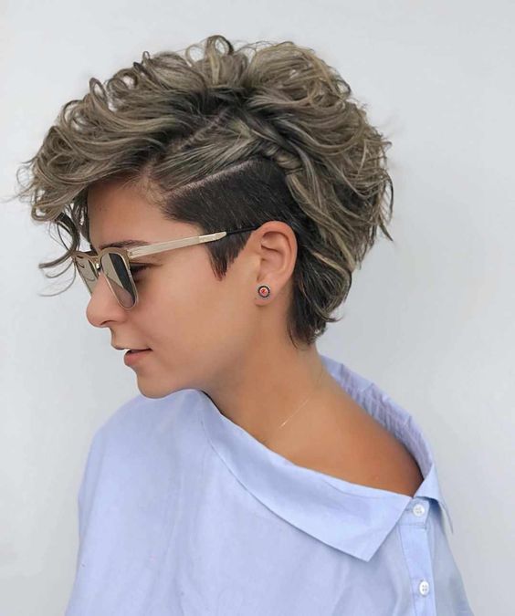Female short hairstyle for females - easy short hairstyles ideas Female short hairstyle for females - easy short hairstyles ideas