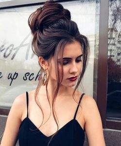 10 Pretty Easy Prom Hairstyles for Long Hair